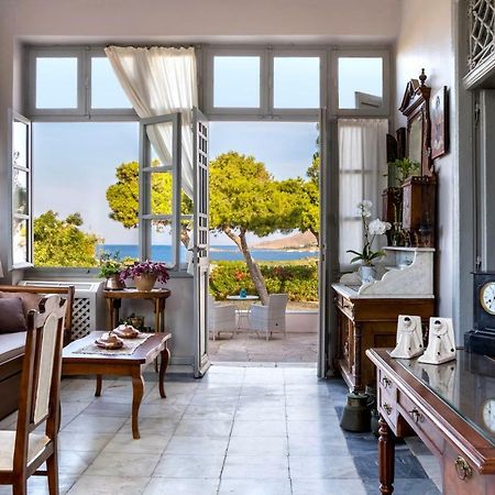 Dellagracia Mansion In Poseidonia Syros Villa Posidhonia  ภายนอก รูปภาพ