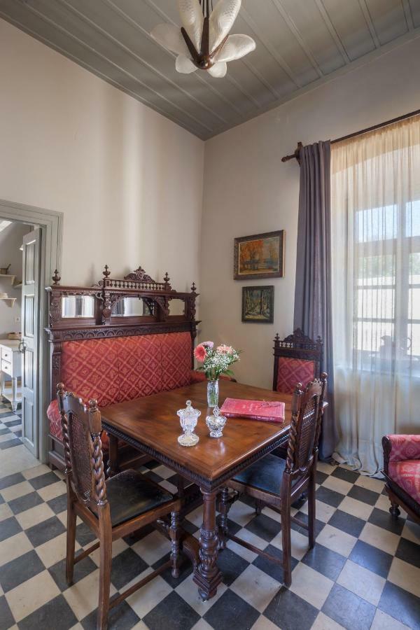 Dellagracia Mansion In Poseidonia Syros Villa Posidhonia  ภายนอก รูปภาพ