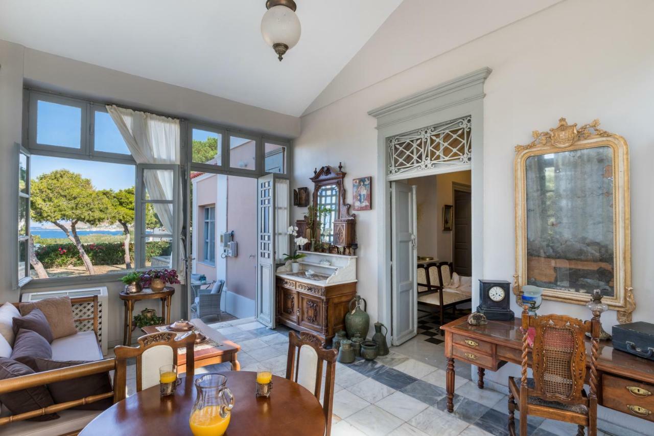 Dellagracia Mansion In Poseidonia Syros Villa Posidhonia  ภายนอก รูปภาพ