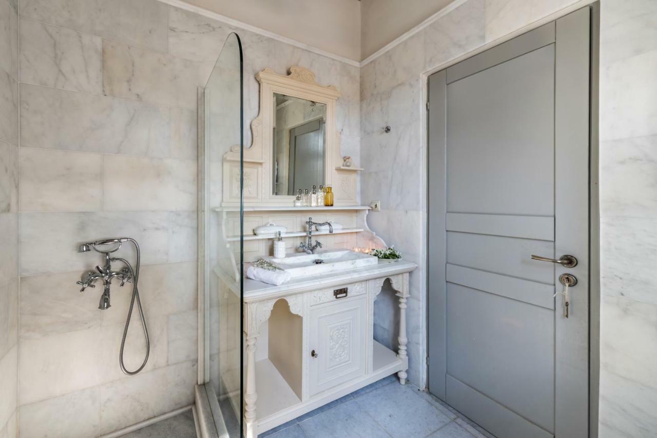 Dellagracia Mansion In Poseidonia Syros Villa Posidhonia  ภายนอก รูปภาพ