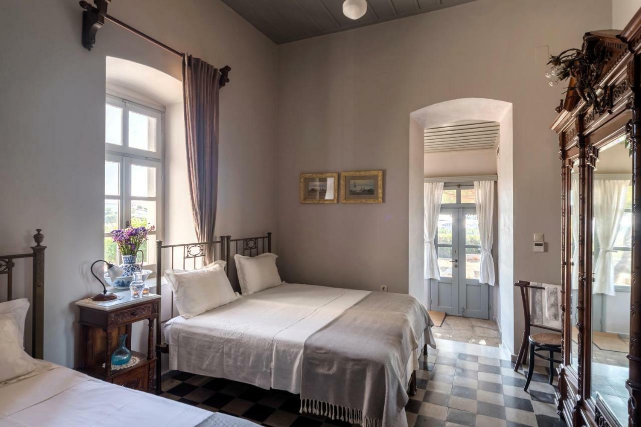 Dellagracia Mansion In Poseidonia Syros Villa Posidhonia  ภายนอก รูปภาพ